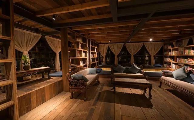 尋·尋客棧，一家超大藏書閣民宿設(shè)計