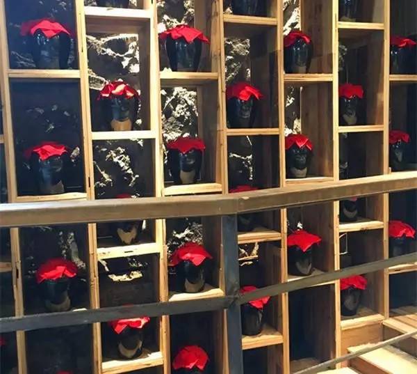 尋·尋客棧，一家超大藏書閣民宿設(shè)計