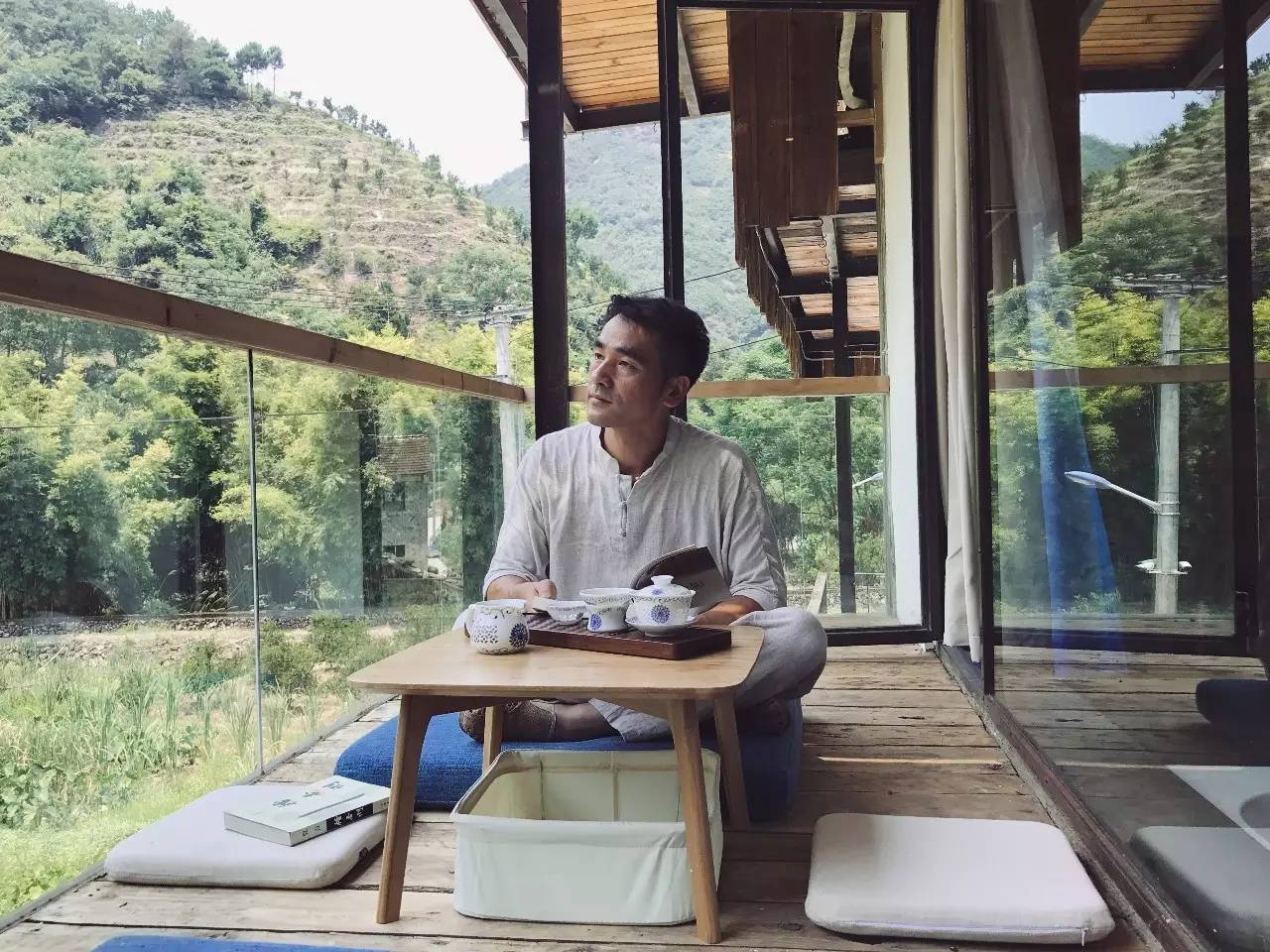 尋·尋客棧，一家超大藏書閣民宿設(shè)計(jì)