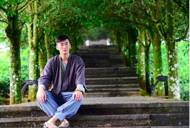 青桐·青竹茶舍，茶香縹緲靜賞西湖