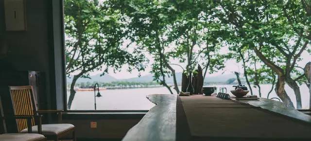 青桐·青竹茶舍，茶香縹緲靜賞西湖