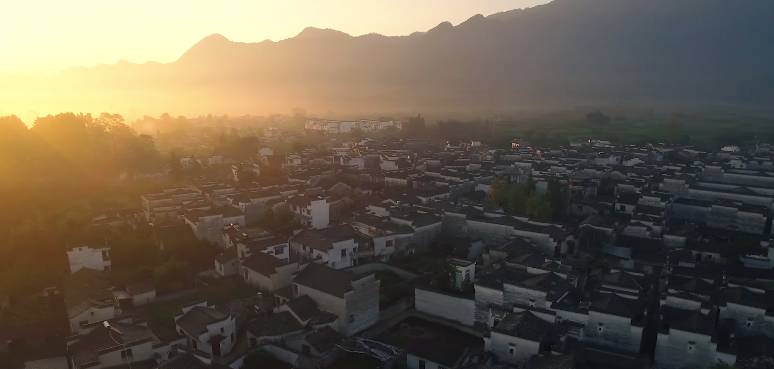 南屏喜舍民宿，從南方飛入徽州白墻灰瓦的歸燕