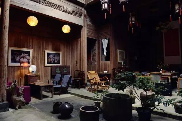 南屏喜舍民宿，從南方飛入徽州白墻灰瓦的歸燕