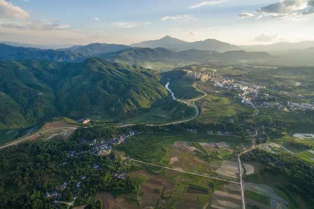 山居秋暝民宿，在大龍井古鎮(zhèn)體驗(yàn)民族文化