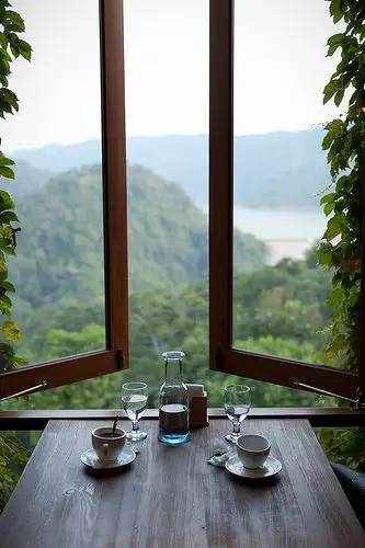 住進(jìn)山林享受一個(gè)人的狂歡，愛上中式裝修的1