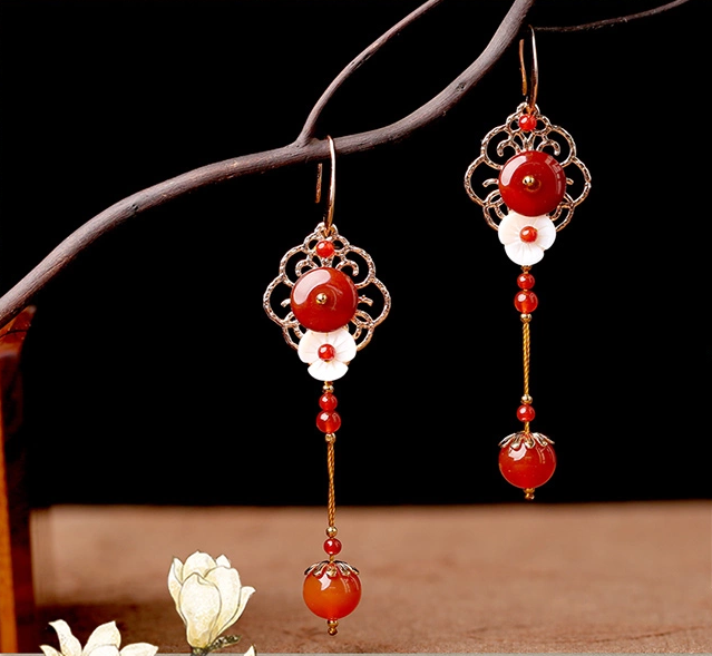 紅瑪瑙吊墜首飾貝殼花氣質耳環(huán)