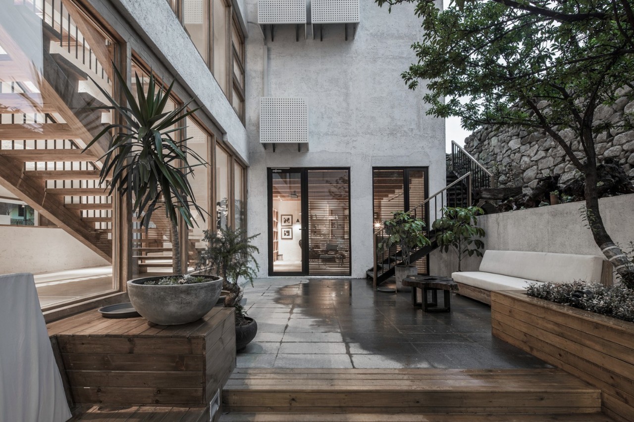 大理既下山，天光云影共徘徊