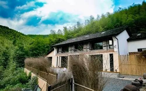 客堂間莫干山民宿，隱居深山聆聽自然