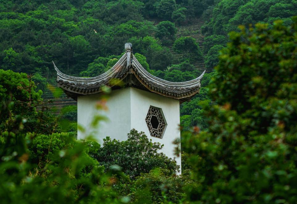 縹緲軒民宿，縹緲峰下伴山林美景泡一池私湯