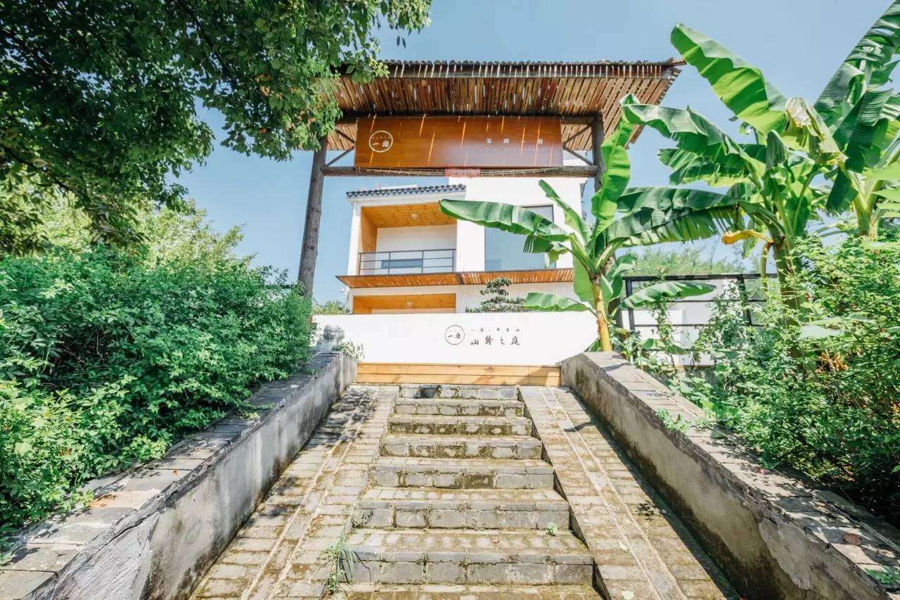 一宿·山麓之庭，一個(gè)充滿禪意山下庭院