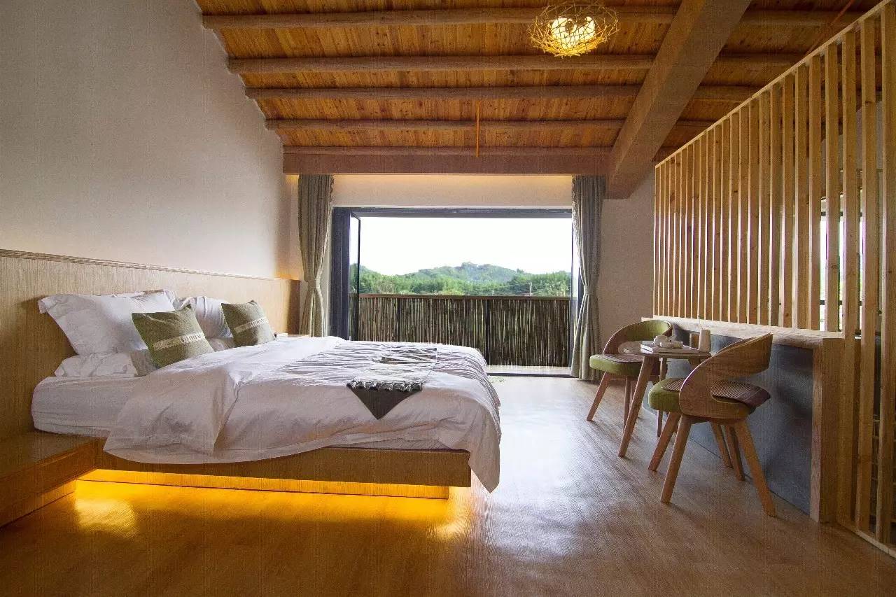 天堂山鄉(xiāng)愛(ài)樹民宿，古色古香的童話小鎮(zhèn)