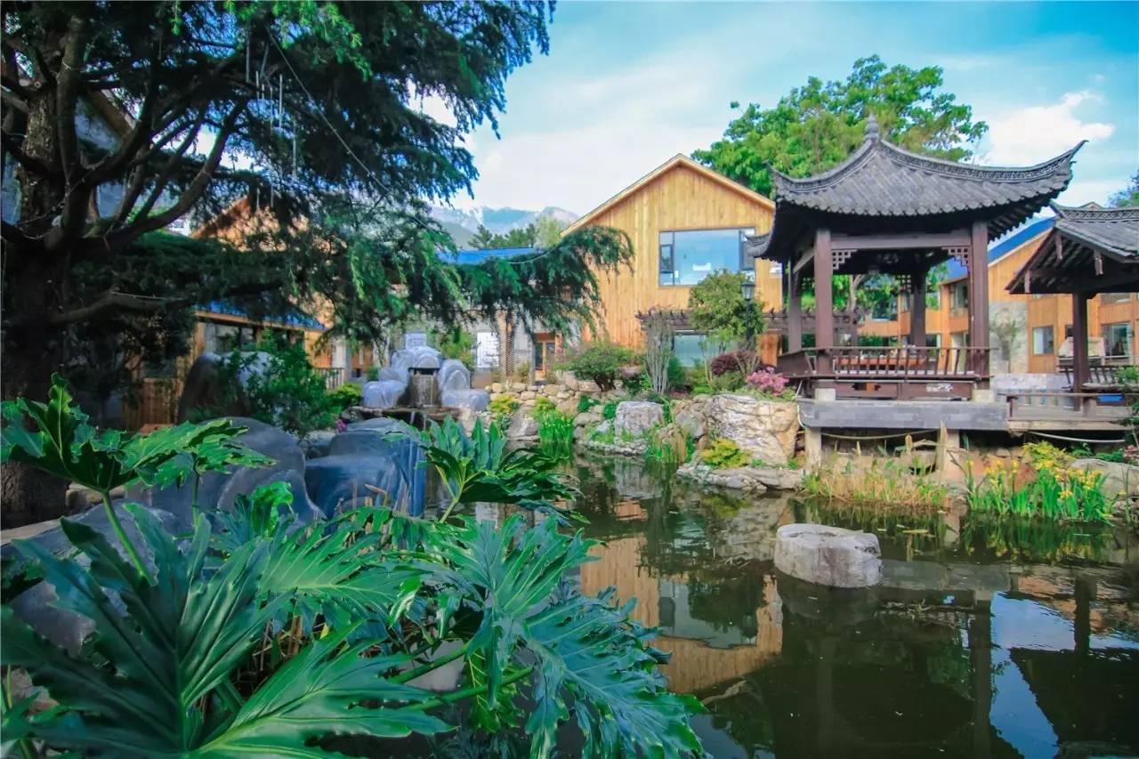 融居·銀箔泉，來銀箔泉邊喝茶看蒼山洱海