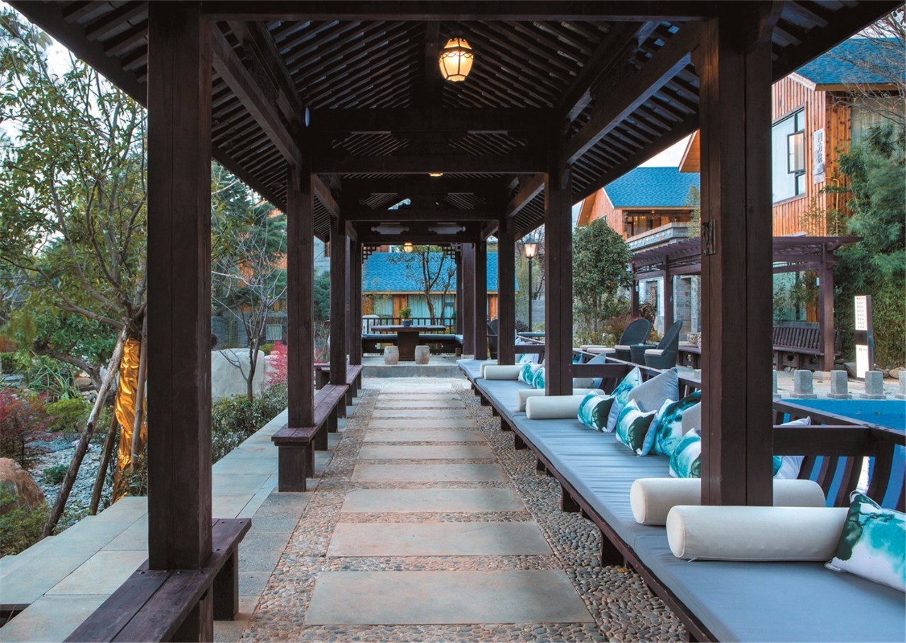 融居·銀箔泉，來銀箔泉邊喝茶看蒼山洱海