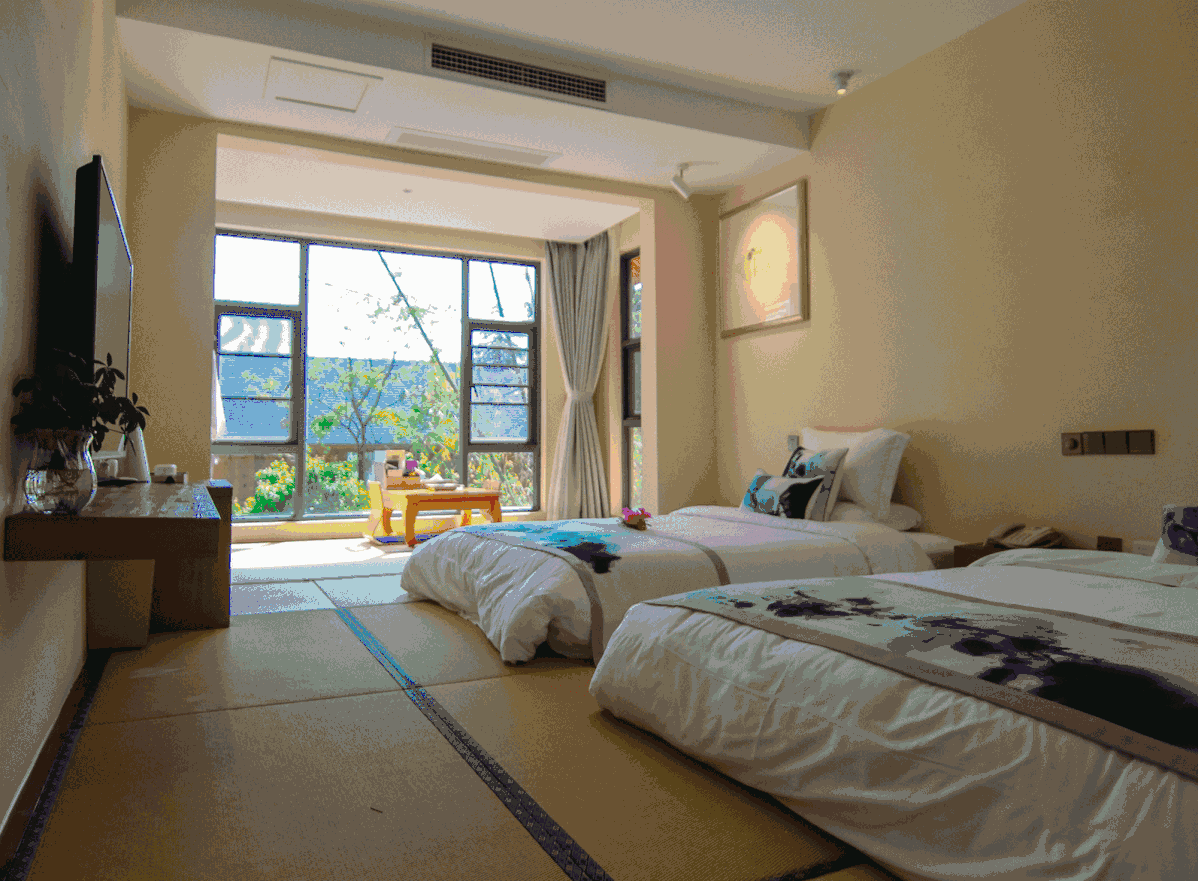 融居·銀箔泉，來銀箔泉邊喝茶看蒼山洱海