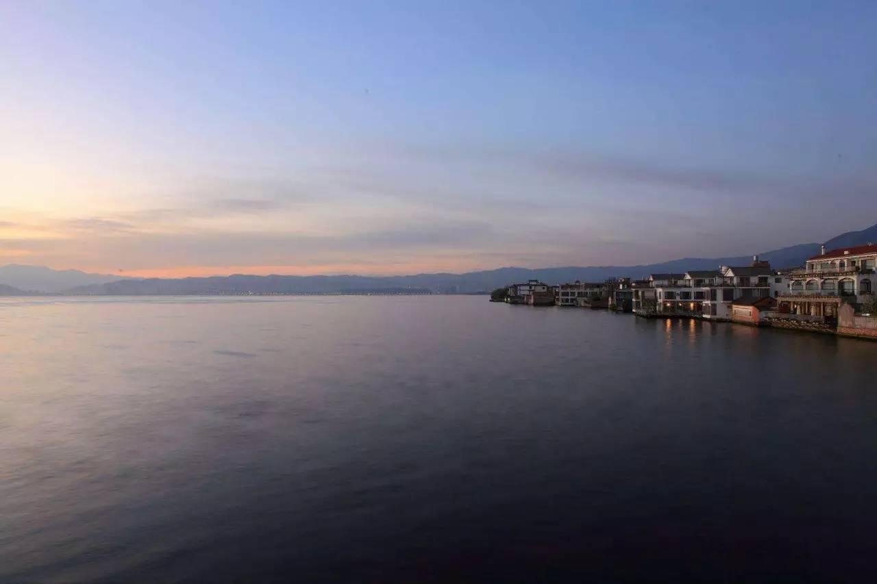古一私邸，在大理洱海風(fēng)花雪月演繹痛快人生