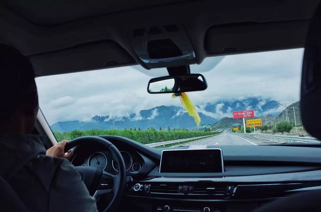 拉薩香格里拉酒店，睡在世界屋脊之上