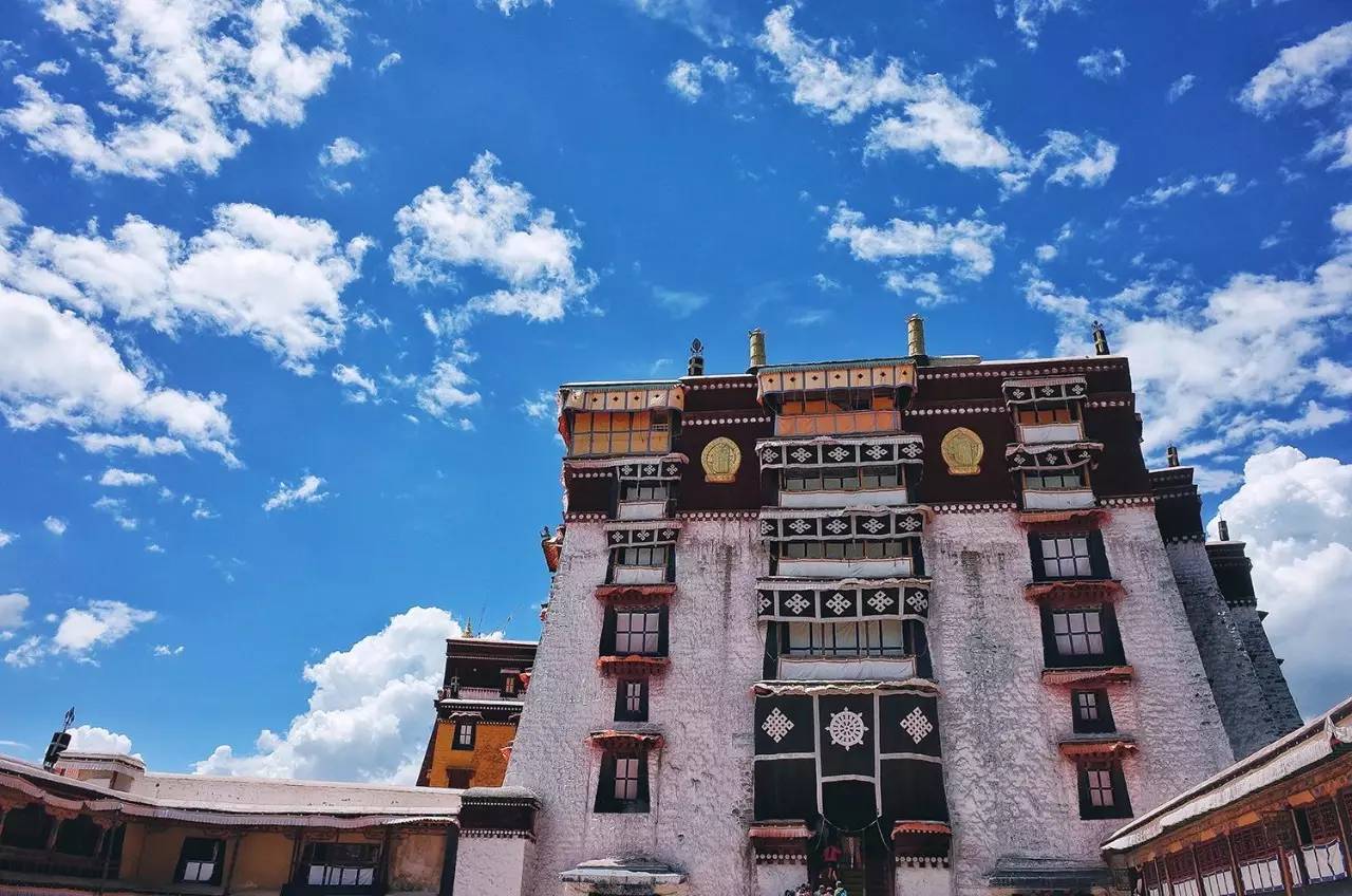 拉薩香格里拉酒店，睡在世界屋脊之上