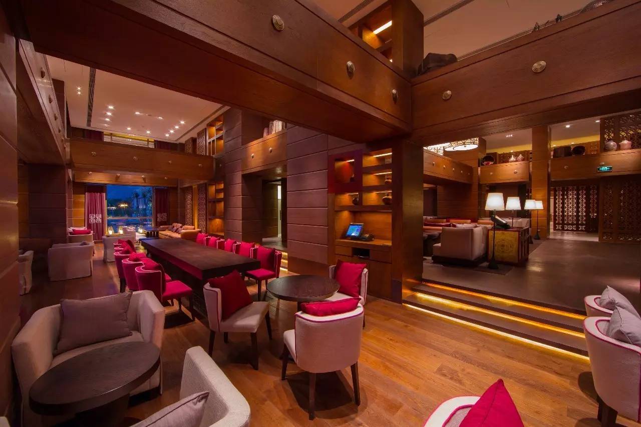 拉薩香格里拉酒店，睡在世界屋脊之上