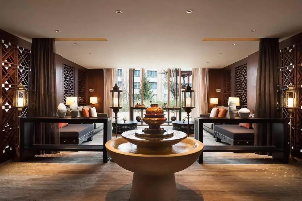 拉薩香格里拉酒店，睡在世界屋脊之上