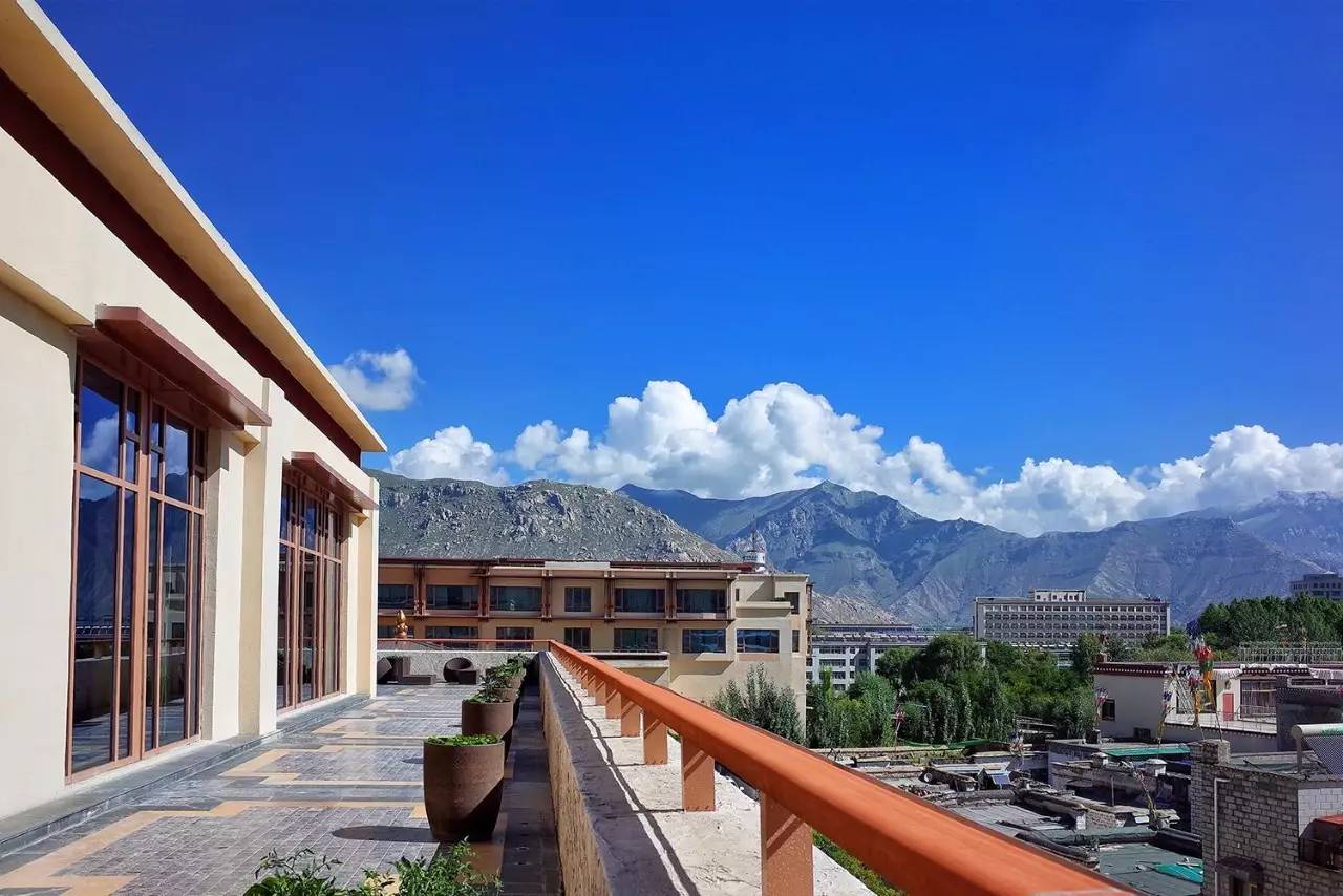 拉薩香格里拉酒店，睡在世界屋脊之上