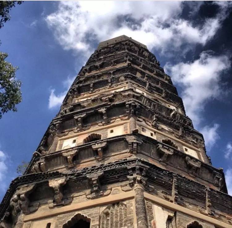 種類(lèi)繁多的中國(guó)佛塔，佛教文化博大精深