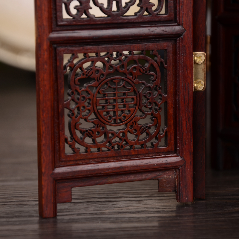 中國(guó)古典紅酸枝木屏風(fēng)