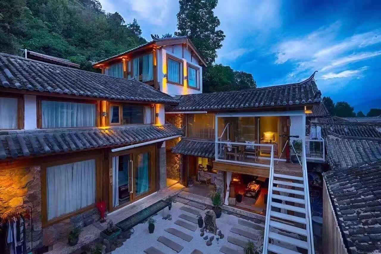 麗江束河聚寶齋民宿，告別曾經(jīng)邂逅未來的美麗