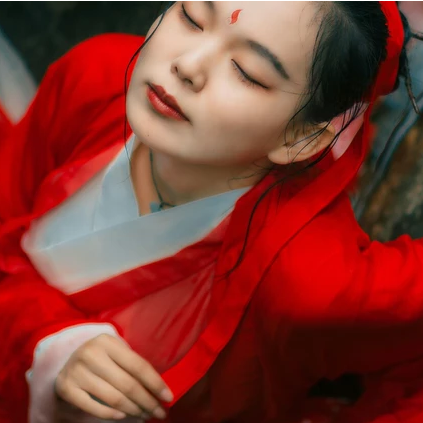 紅衣女子霸氣頭像，唯美古風(fēng)真人女子頭像