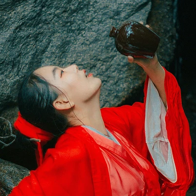 紅衣女子霸氣頭像，唯美古風(fēng)真人女子頭像