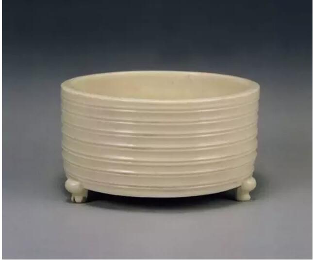 香爐紫煙，出自香爐歸于縹緲