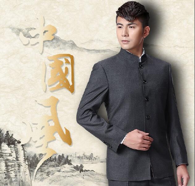 立領(lǐng)中山裝，恰同學(xué)少年風(fēng)華正茂