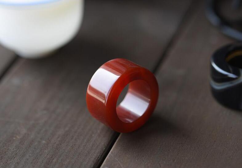 玉扳指，最美的指上風情