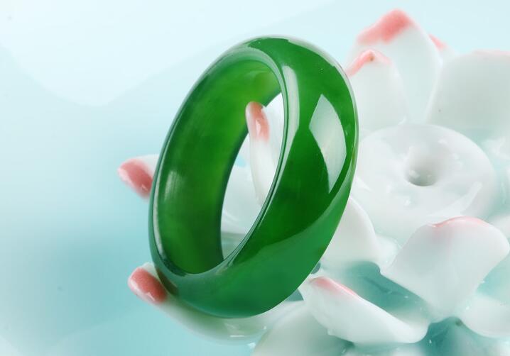 玉扳指，最美的指上風情