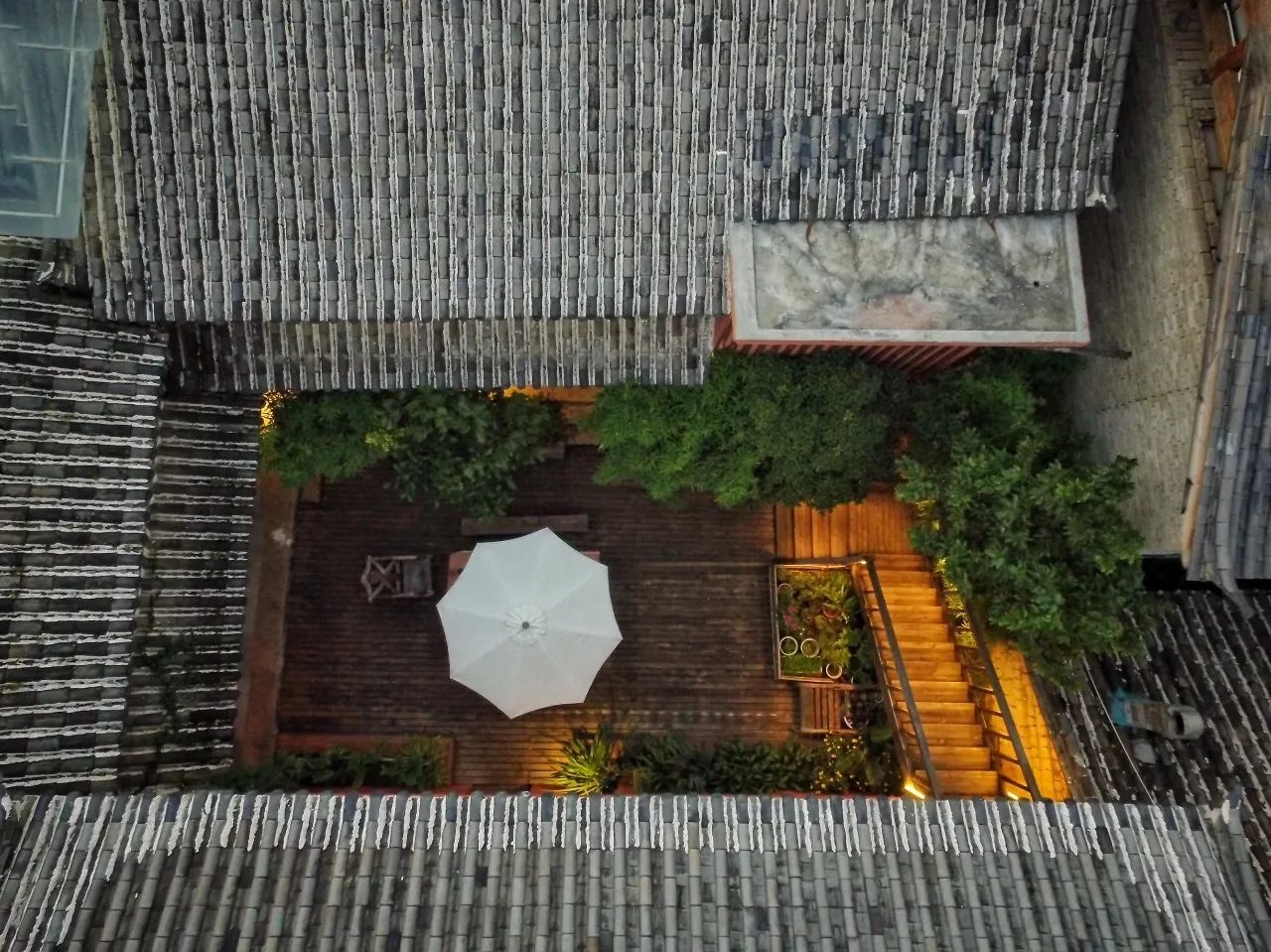 麗江束河無爾，在這里帶著夢想開花棲居