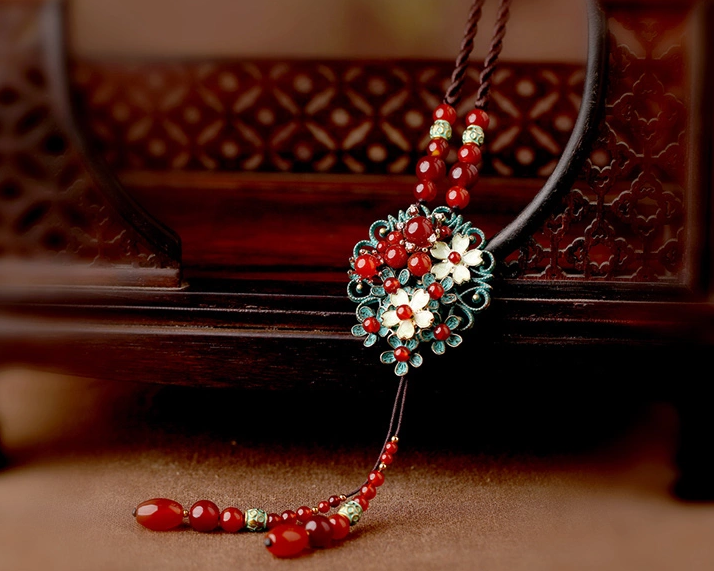 時(shí)尚家佳樂文學(xué)紅色瑪瑙鏤空花朵吊墜項(xiàng)鏈毛衣鏈