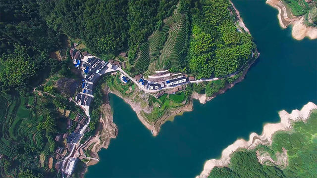 麗水·浮光，浮光指路茶香入夢蓋一間湖畔大學