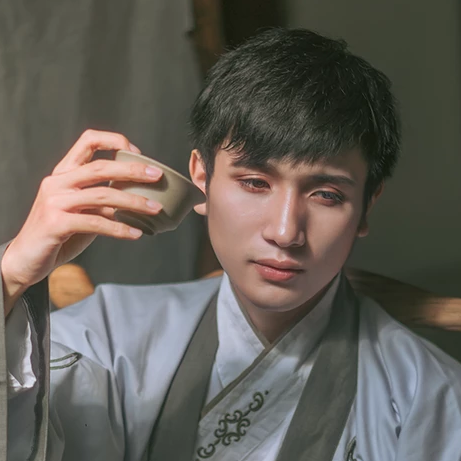 古典家佳樂文學(xué)漢服孤館燈青頭像，古風(fēng)男生頭像