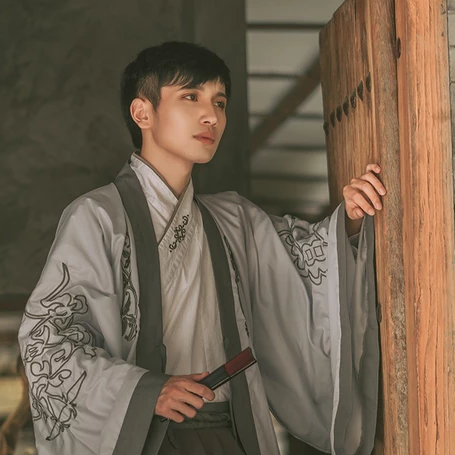 古典家佳樂文學(xué)漢服孤館燈青頭像，古風(fēng)男生頭像