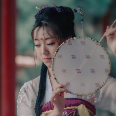 唯美漢服女生頭像，古風(fēng)真人女子頭像