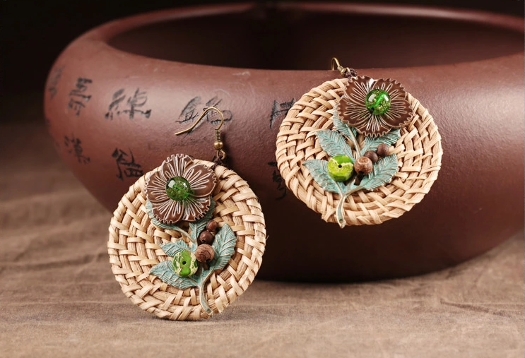 怡圓藤編草墊耳環(huán)，時尚家佳樂文學(xué)首飾