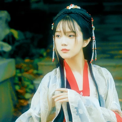 優(yōu)雅時(shí)尚古風(fēng)頭像，唯美古風(fēng)真人女子頭像