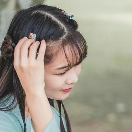 小清新漢服女子頭像，唯美古風(fēng)女子真人頭像