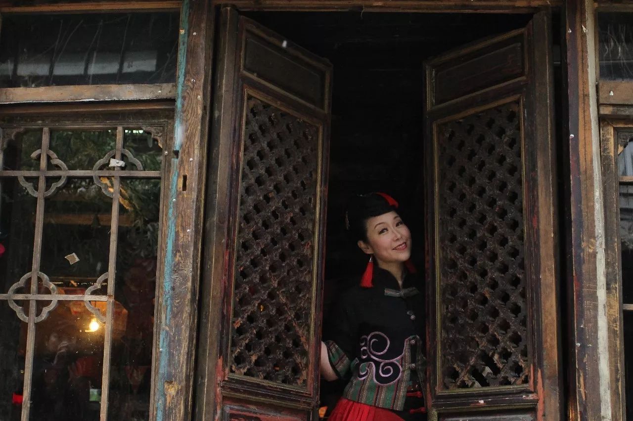 寧波·花雨醉，品花間一壺酒聽雨后醉朦朧