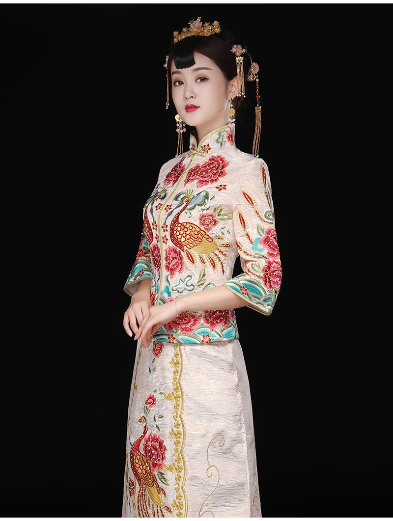 精致刺繡中式禮服，復(fù)古時尚新娘禮服