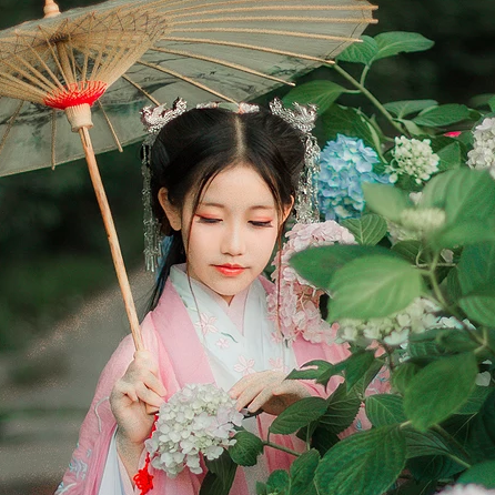 帶傘唯美可愛頭像，唯美古風(fēng)女子真人頭像