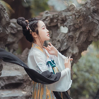 唯美漢服傷感頭像，唯美古風女子真人頭像