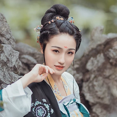 唯美漢服傷感頭像，唯美古風女子真人頭像