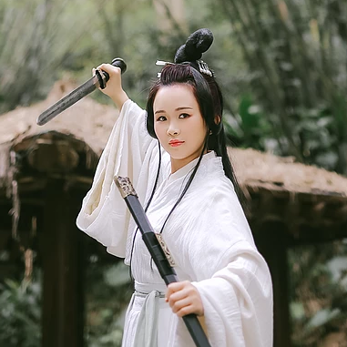 白衣俠女冷艷頭像，唯美古風(fēng)女子真人頭像