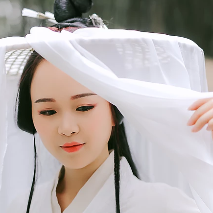 白衣俠女冷艷頭像，唯美古風(fēng)女子真人頭像