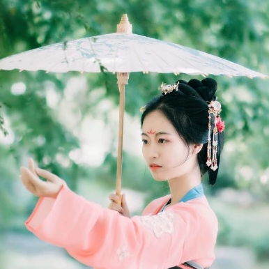 紅衣女子帶傘頭像，唯美古風(fēng)女子真人頭像